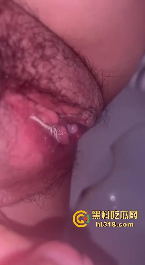 泉州职业学院乖巧学妹【陈爱婷】网调视频被渣男外泄 ,逼脸同框高清自拍,纯情少女沦为黄网贴吧红人!-10