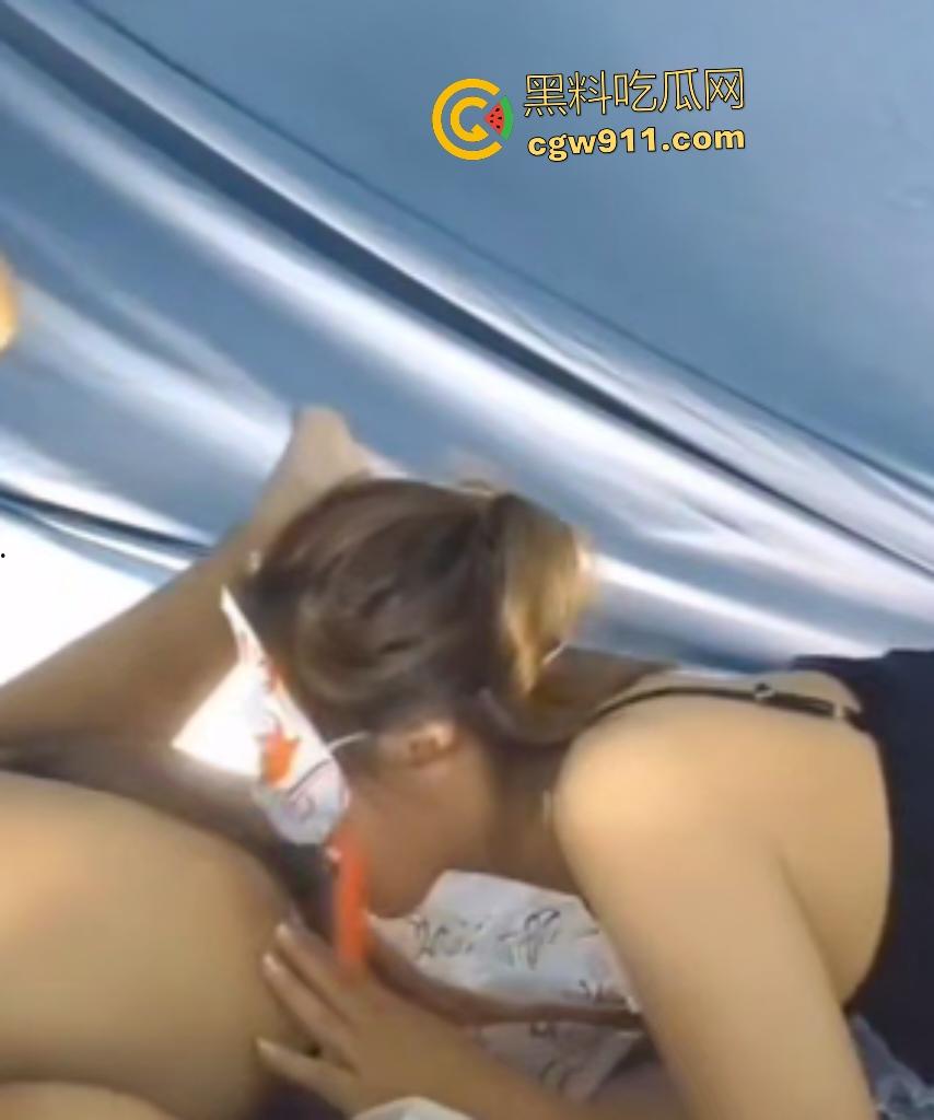 十年婚姻两公婆无激情，重度丝袜控的淫妻在帐篷内激战单男，灰丝裹臀坐脸喷汁，各种姿势狂操内射！-6