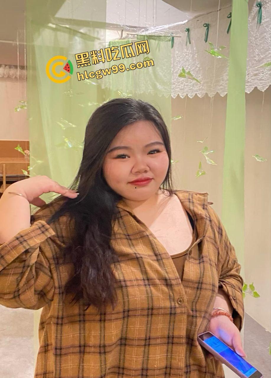 福建莆田 虎式坦克肥逼骚鸡【徐燕】wx约炮单男酒店刺激，全速冲刺暴插肥逼无套内射！独家曝光流出！-3