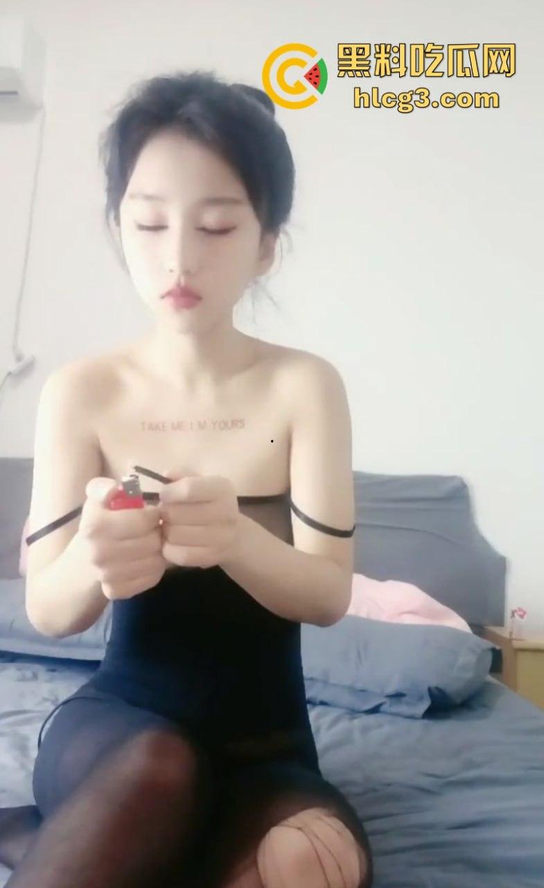 杭州长腿模特【张佳】工作出差与上司的激情之夜 黑丝美腿不断挑战领导极限！-2