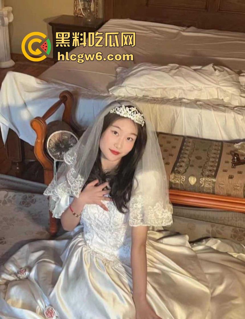 武昌工学院国教大二骚学生妹【王淇晓】裸聊约炮骗钱跑路遭曝光,蹭酒蹭吃的反差婊,嘴里喊哥哥心里骂冤种!-24