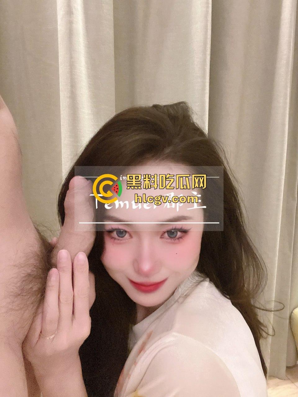 高颜值女神『Temuer郡主』北京颜控绿帽夫妻痴迷3P换妻无底线，御姐的疯狂鸡巴收集打卡之旅！-60